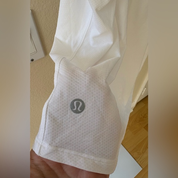 NWOT - Lululemon Essential Tank *Train in White - Size 4 - Picture 8 of 8